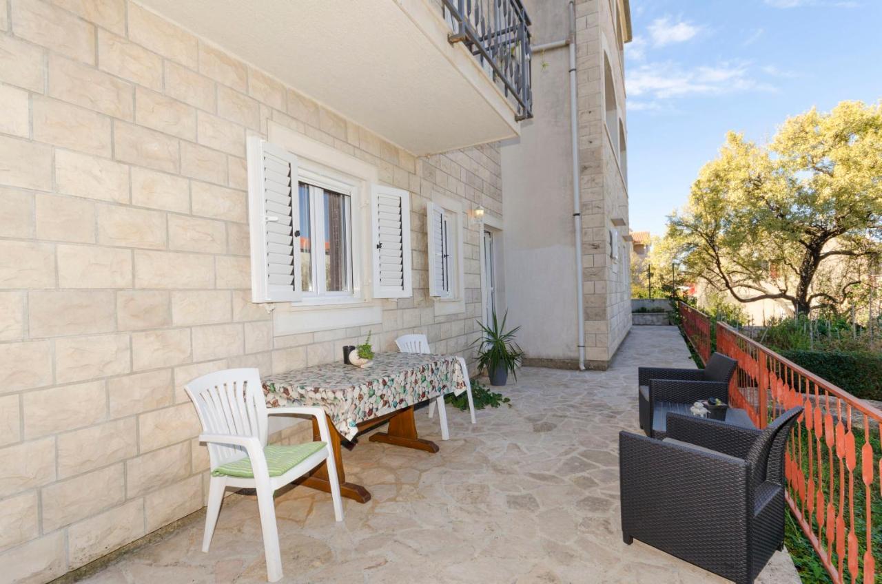 Apartments Silvana Supetar Extérieur photo