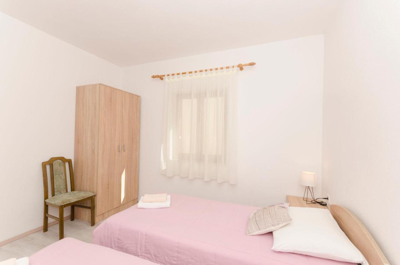 Apartments Silvana Supetar Extérieur photo