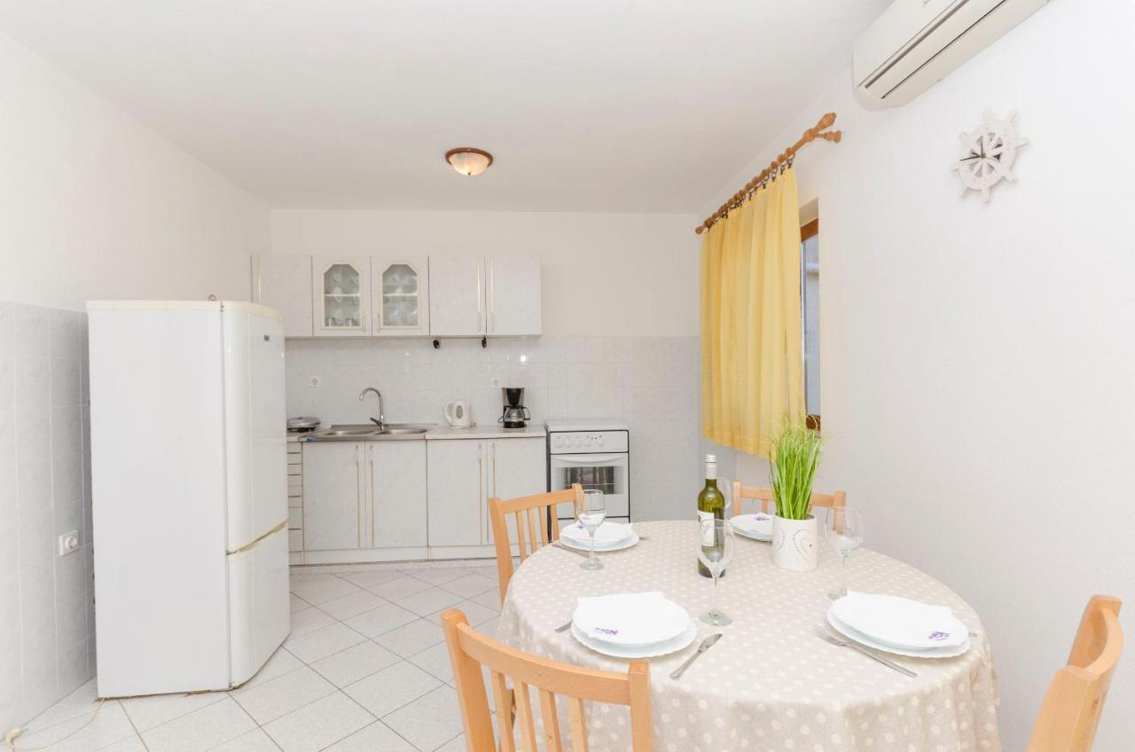 Apartments Silvana Supetar Extérieur photo