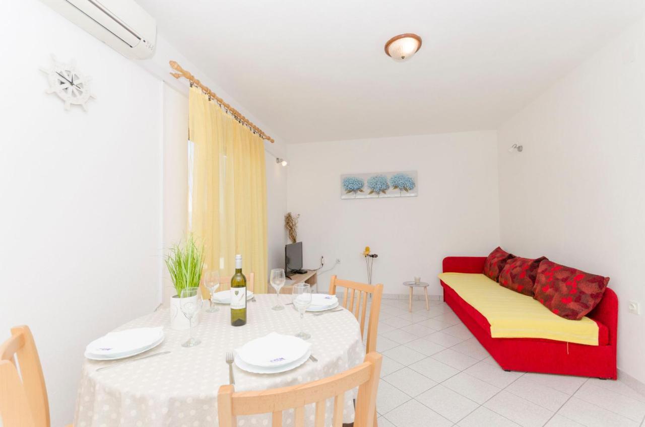Apartments Silvana Supetar Extérieur photo
